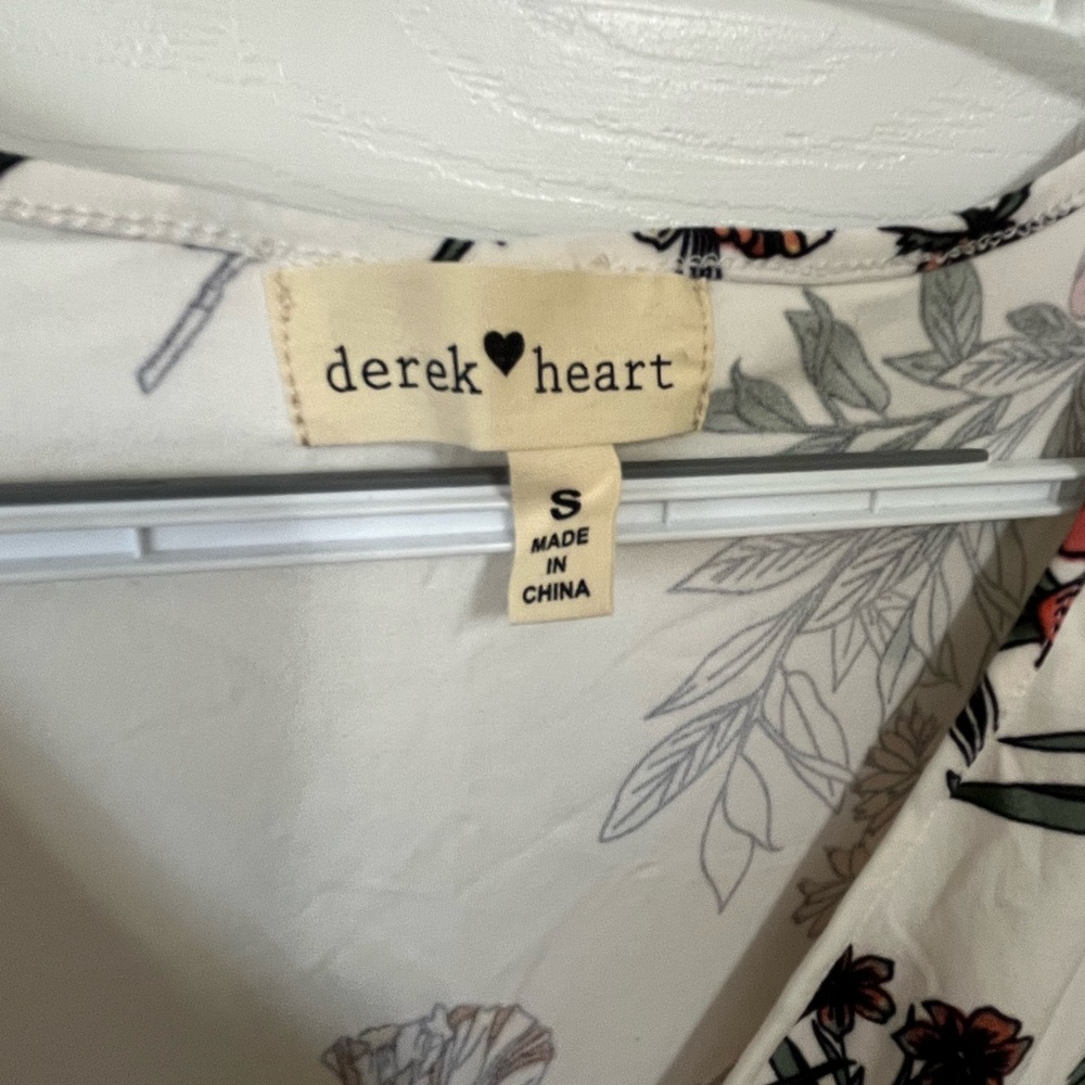 Derek Heart White and Red Floral Midi Dress - Picture 3 of 4